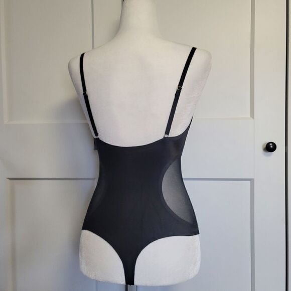 Sam Edelman Bonded Thong bodysuit in black - Picture 8 of 9